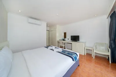 Camera matrimoniale Deluxe con balcone — Patong Central Residence & Apartment